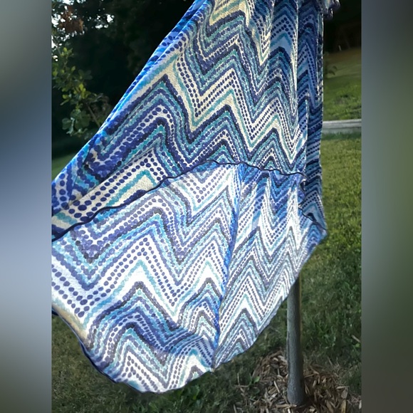 Girls 7/8 Hi-Low Dress👗Shades of Blues and Whites Chevron Dots & Blue Lace Back - Picture 4 of 15